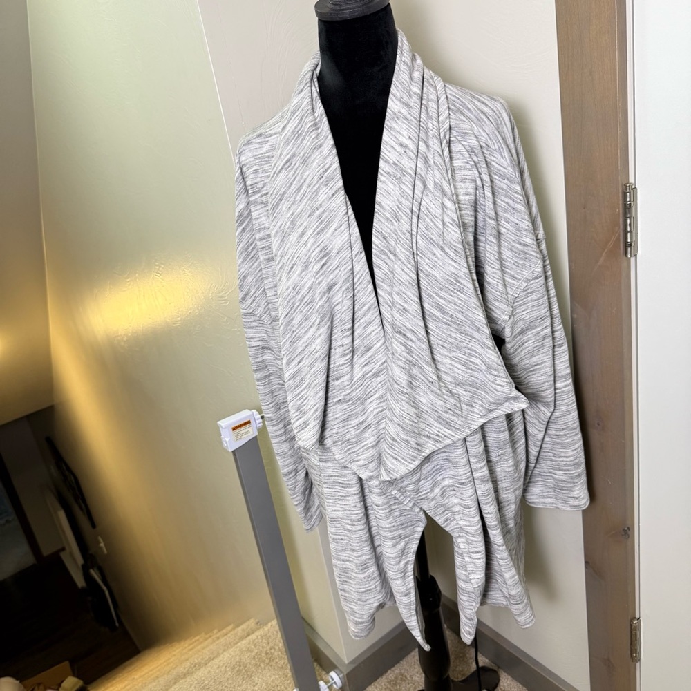CJ Banks Oversized Grey Waterfall‎ Wrap Flowy Space Dye Grey Cardigan Sweater 2X